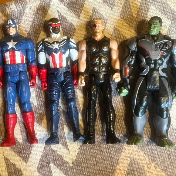 Marvel Action super hero dolls - Picture 5 of 6